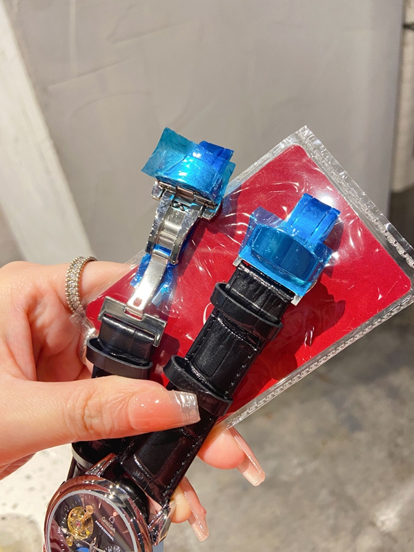 ブランド時計側面デザイン